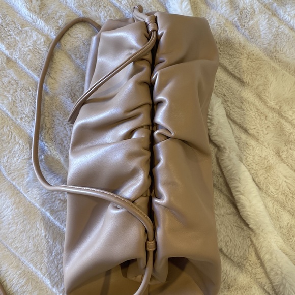 Clutch - Picture 3 of 8